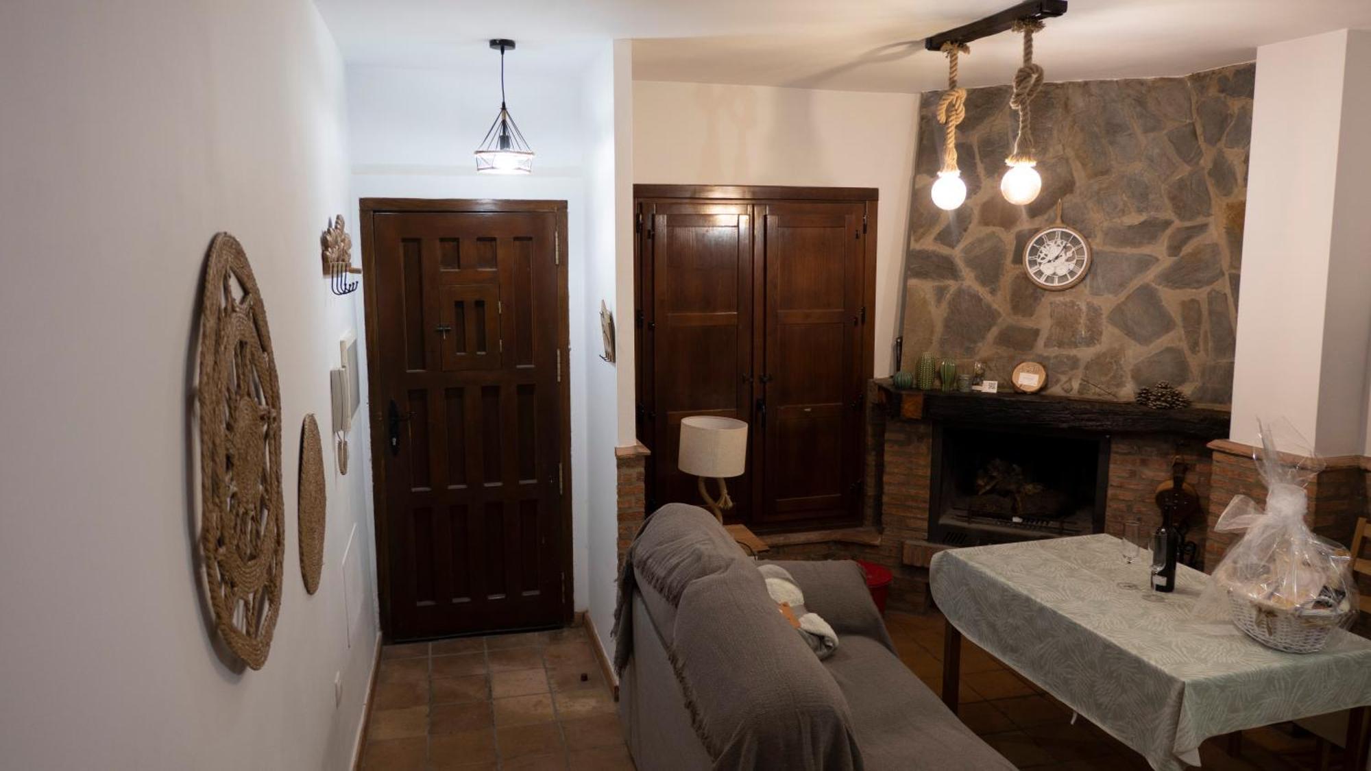 La Casa De La Lobita Villa เบเนากาซ ภายนอก รูปภาพ