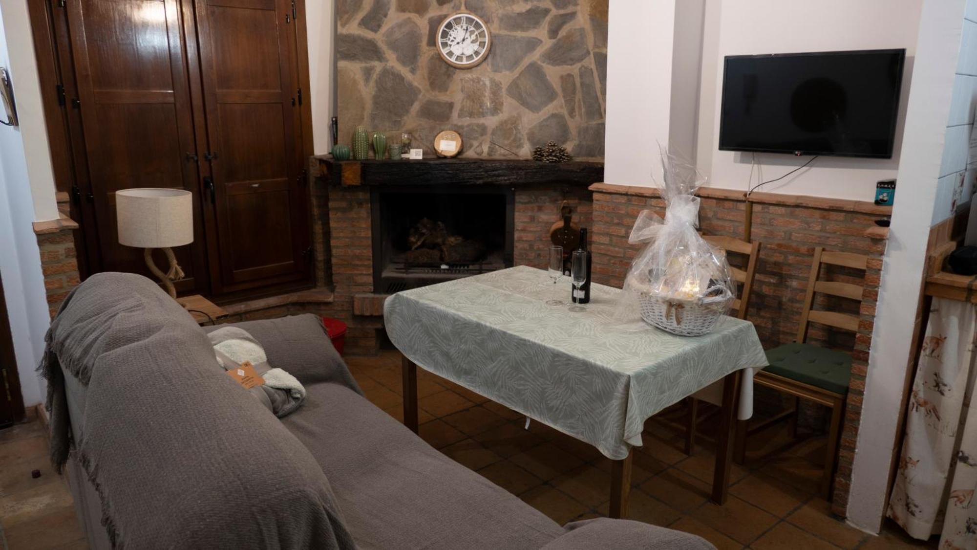 La Casa De La Lobita Villa เบเนากาซ ภายนอก รูปภาพ
